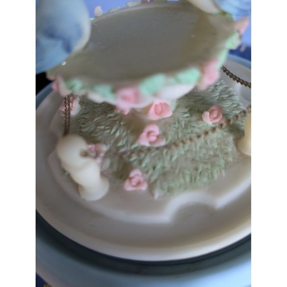 Simply Easter Musical Box Egg 10" Decorative Blue White Porcelain Display 2003 - Picture 6 of 10